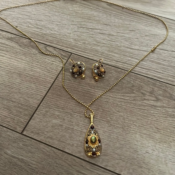 Michal Golan Collection - Picture 1 of 5